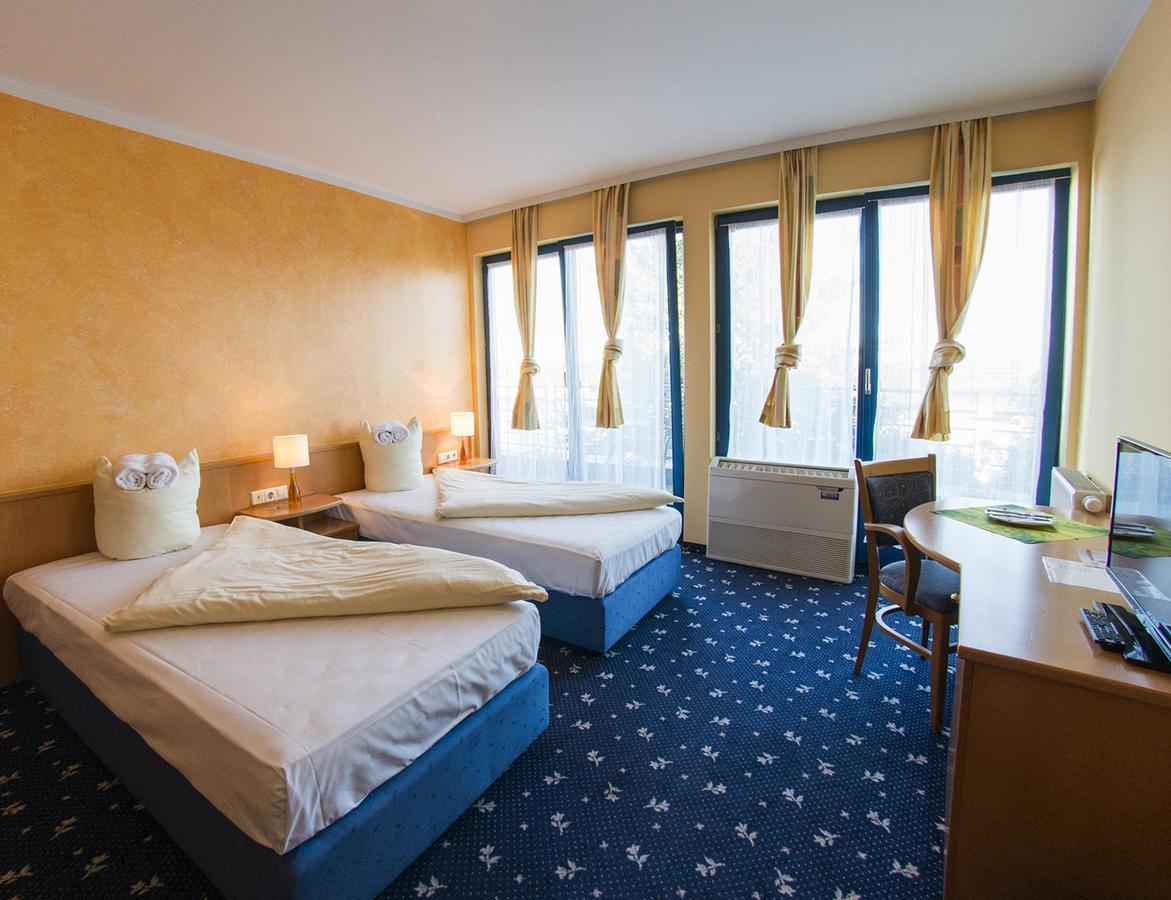 The Flames Hotell Sankt Marienkirchen bei Schärding Eksteriør bilde
